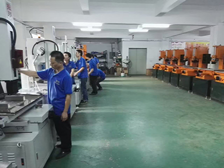 振邦細孔放電機展廳